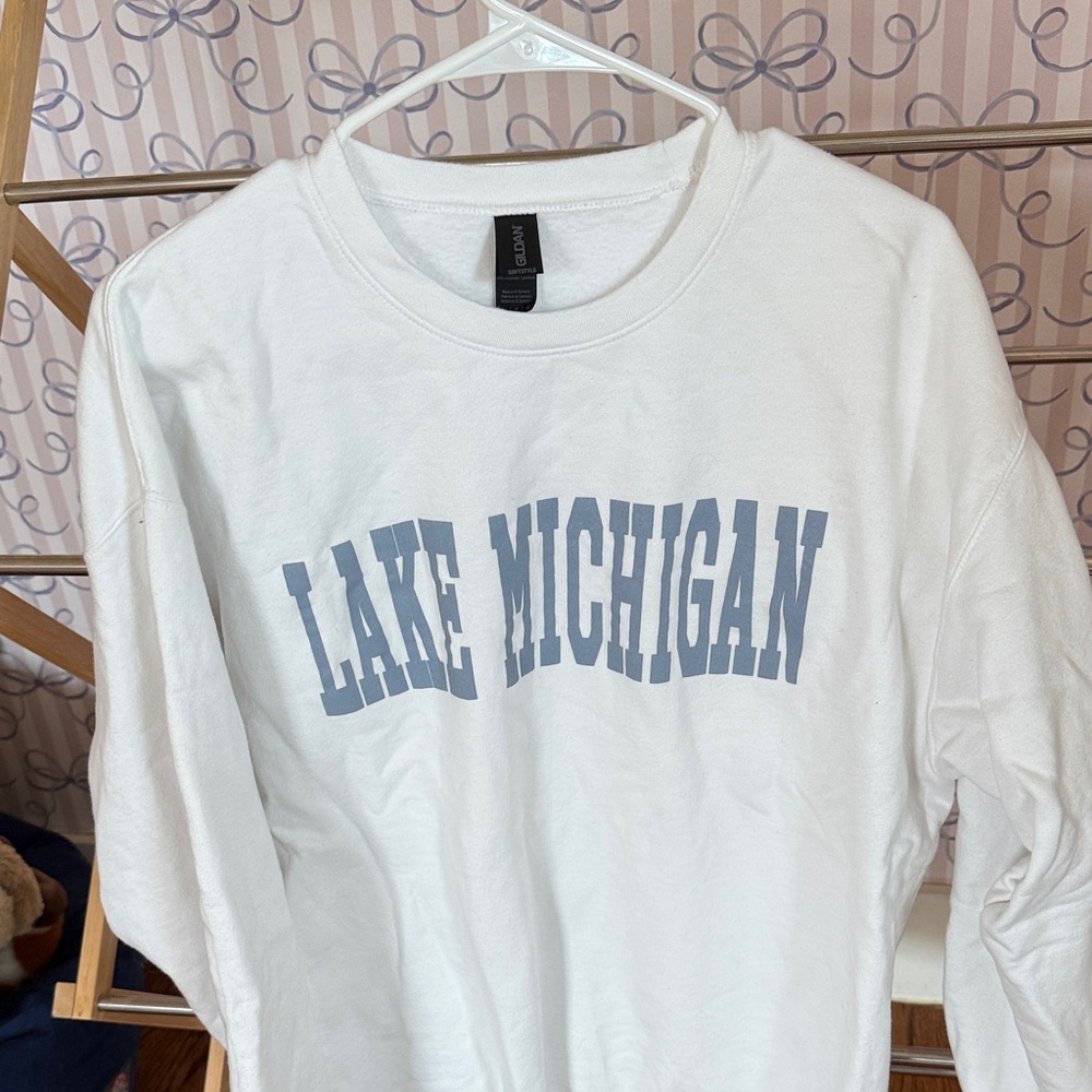 Gildan White Sweatshirt with Gray Print